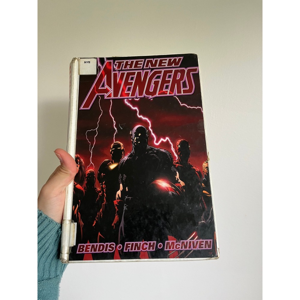 Marvel The New Avengers Hardcover Graphic Novel Bendis Finch McNiven Issues 1-10